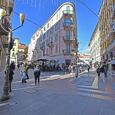 Il Tuo Angolo In Centro. San Remo